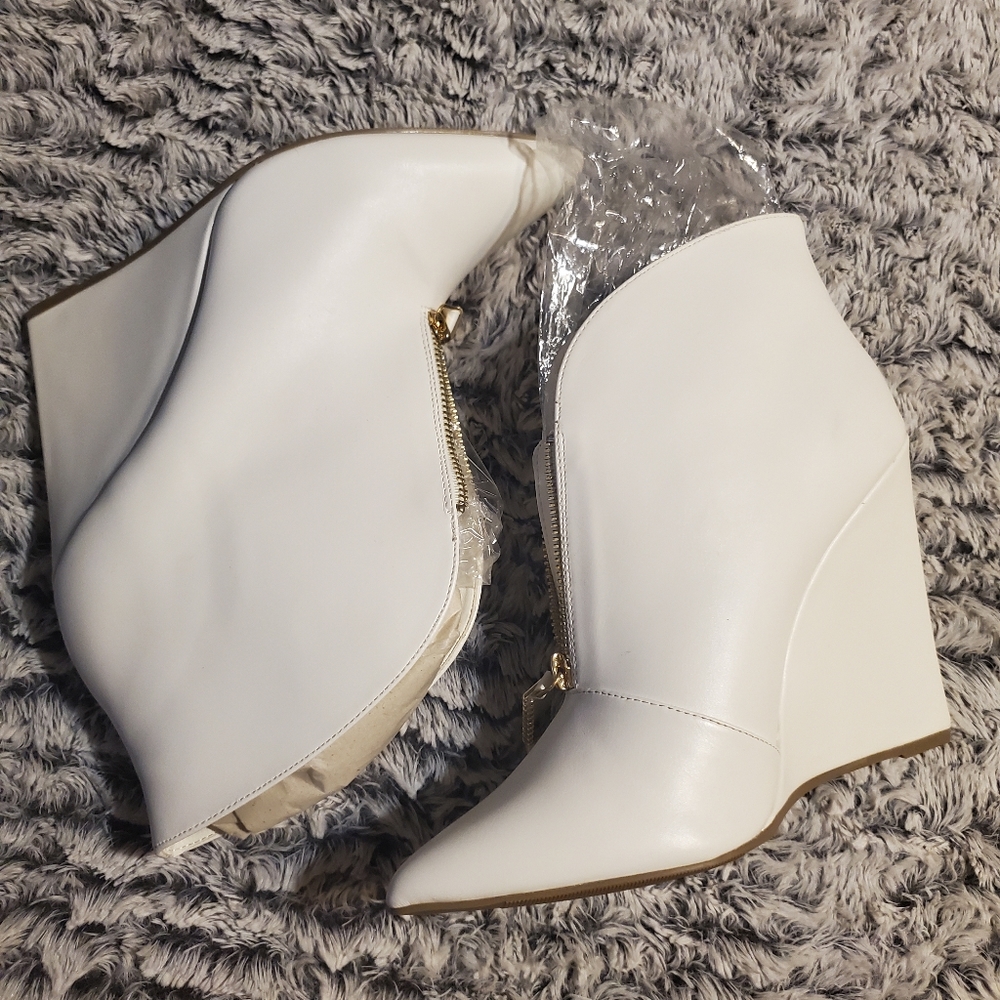 White wedges